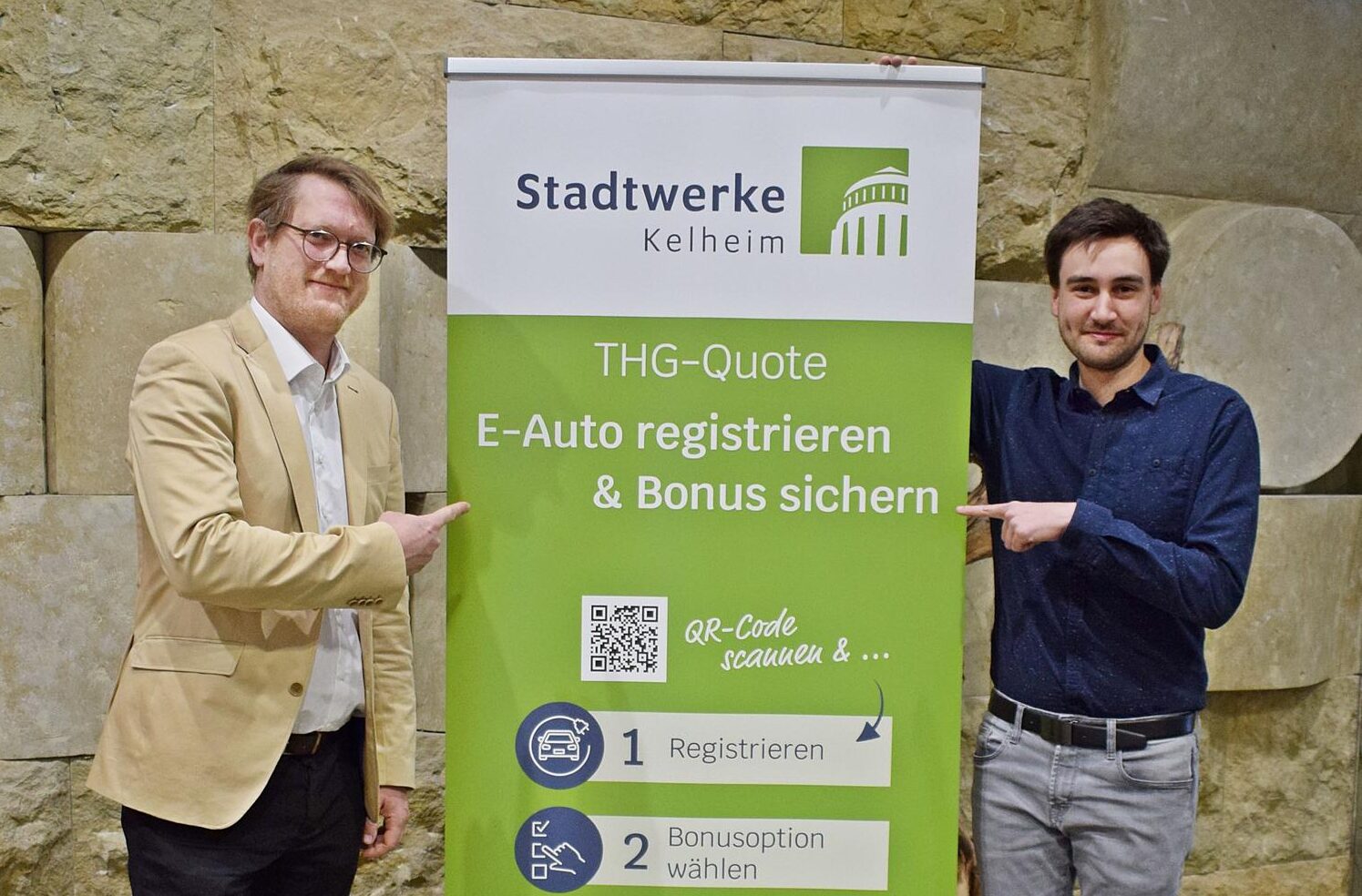 Johannes Gotthardt und Felix Ipfelkofer (Stadtwerke Kelheim) informieren über die THG-Quote.